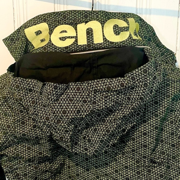NWOT Bench jacket green Small - Picture 3 of 4